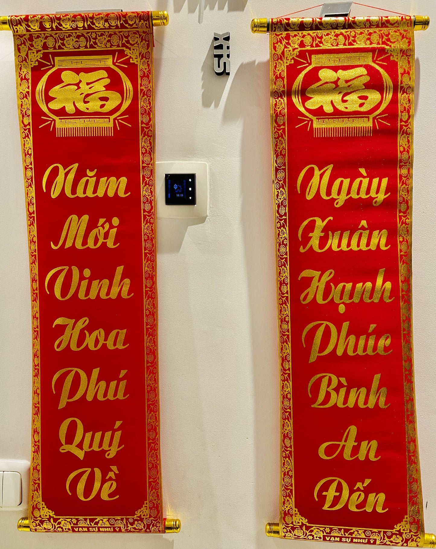 Parallel Red Hanger / Cap Lieng Cau Doi Do 20cmx70cm