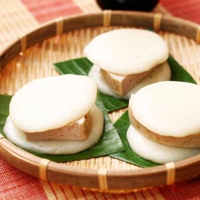 Sticky Rice Cake With Vietnamese Sausage / Banh Day Gio 1 piece