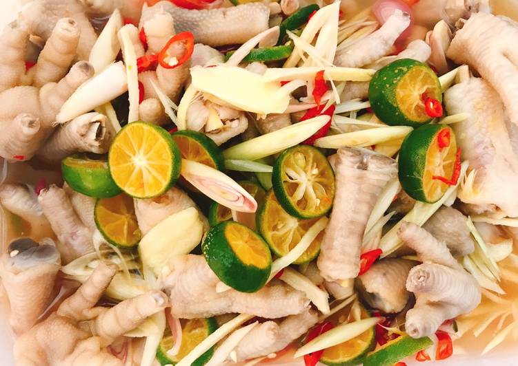Pickle Lemongrass Boneless Chicken Feet / Chan Ga Rut Xuong Sa Tac 700g