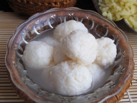 Glutinuos Rice Pudding with Wine / Com Ruou 15 pcs