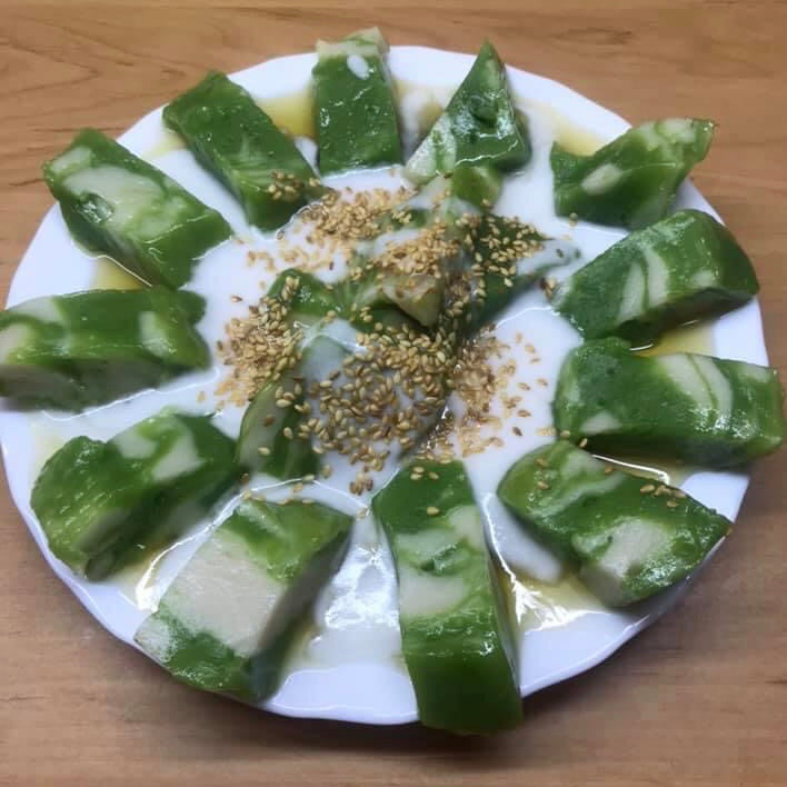 Sweet Rice Cake/ Banh Duc Ngot Nuoc Dua Duong Den