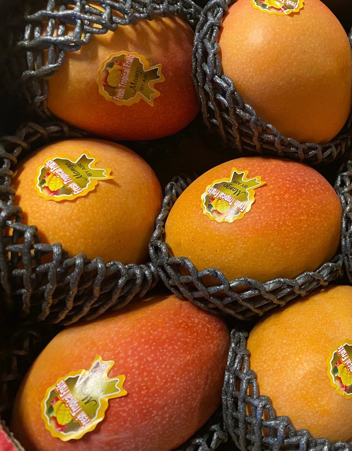 S1 -  Yellow Mango / Xoai Vang Ngot Thom 1 Box 1.9 Kg- 2 Kg