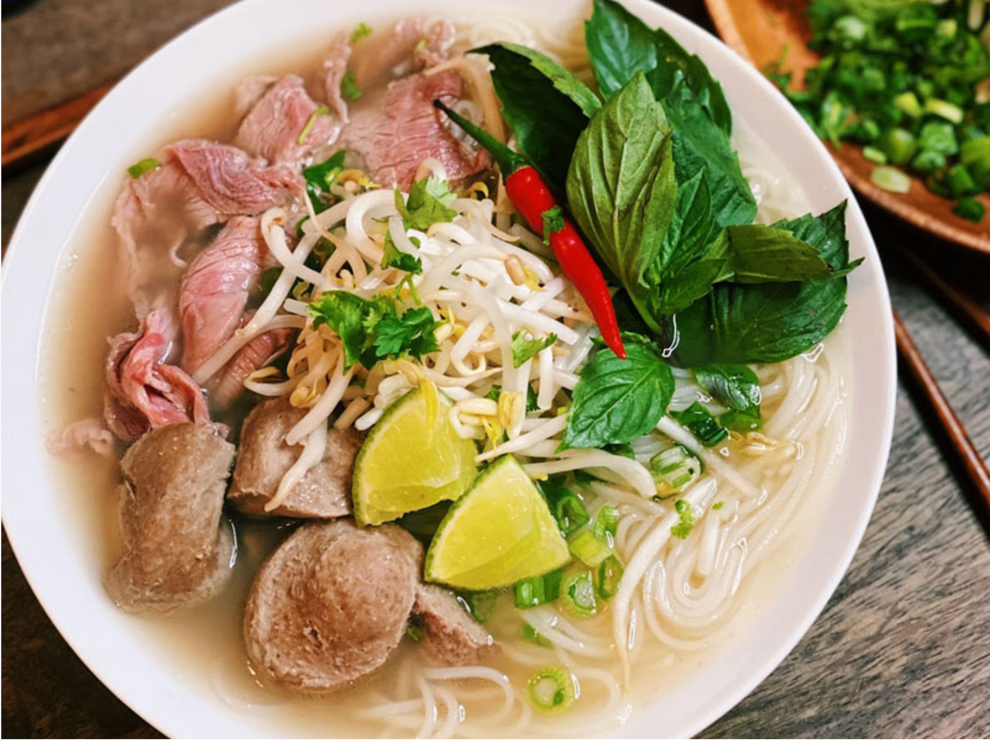 NL - Vietnamese Beef Noodles/ Pho Bo Nam Gan Bo Vien RECEIVE ON THURSDAY 02/03/04 November