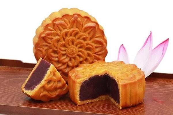 TP - KINH DO Moon Cakes Taro 1 Egg 180g / Banh Nuong Khoai Mon 1 Trung 180g