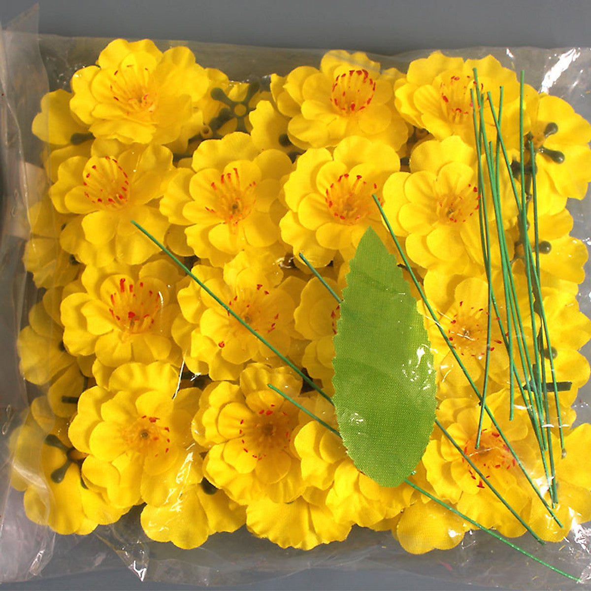 Mai Yellow Flowers/ Mai Vang Trang Tri Cay Tet 40 Hoa