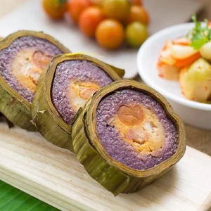Cam Leaf Pork Bean Sticky Rice Cake/ Banh Tet La Cam 1kg-1.2kg